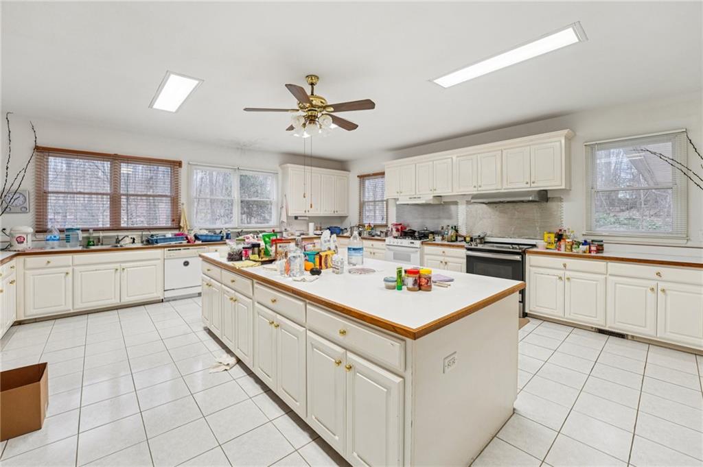 420 Link Road Alpharetta, GA 30022 - Photo 5 of 27