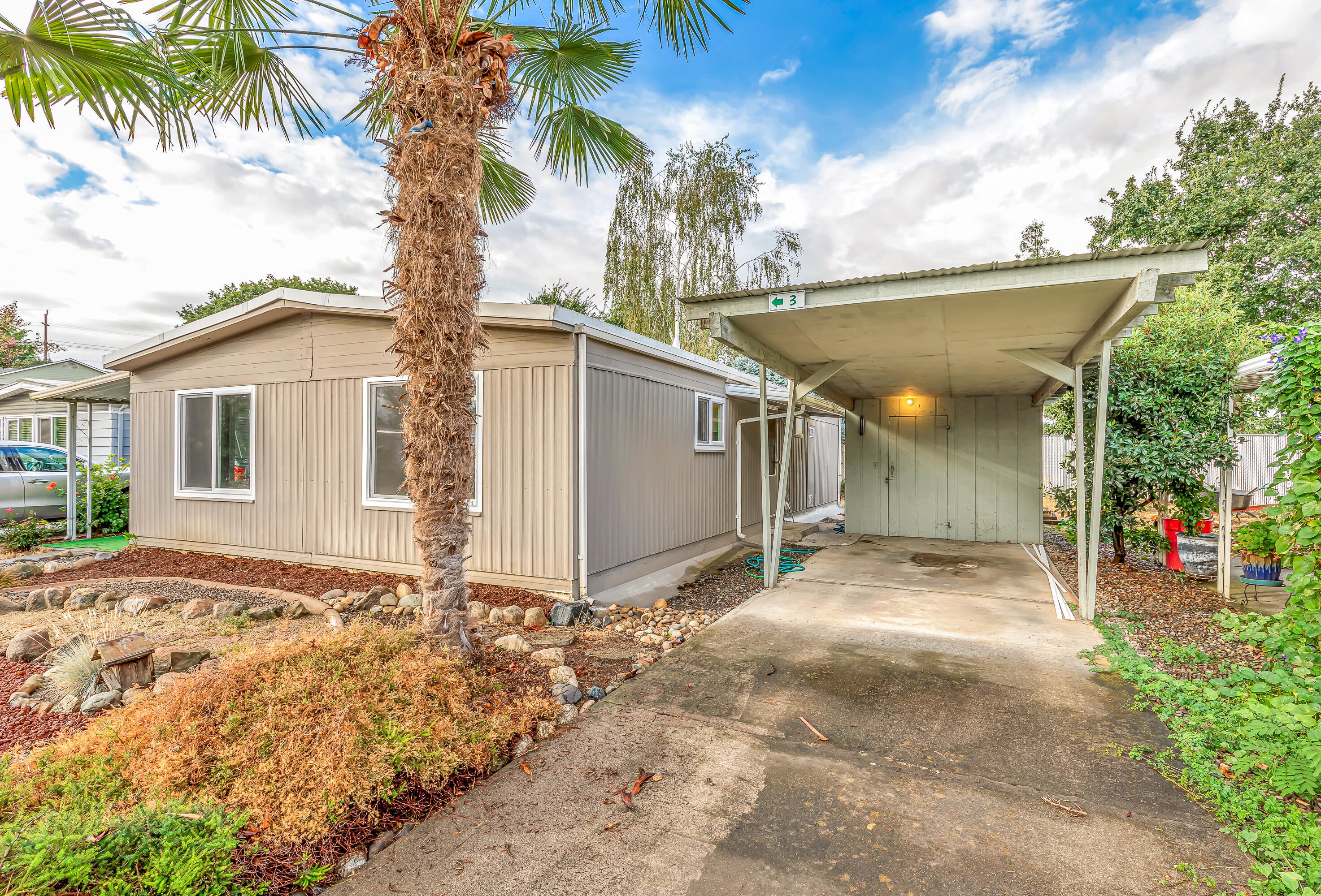 2252 Table Rock Road, Unit 3 Medford, OR 97501 - Photo 18 of 21 9R9A4493