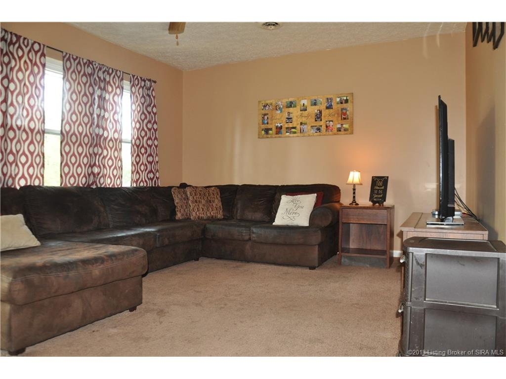 820 Wiseman Road Southwest Corydon, IN 47112 - Photo 4 of 53