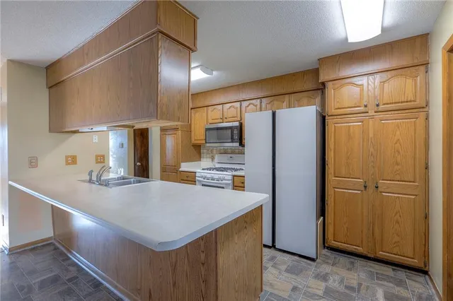 $245,000 | 16100 East 41st Street South, Independence, MO 64055