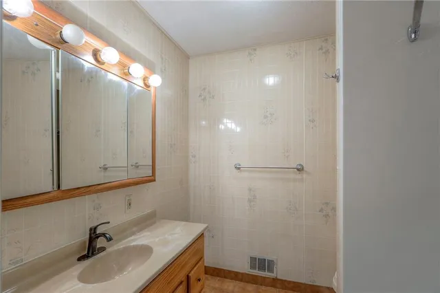 $245,000 | 16100 East 41st Street South, Independence, MO 64055