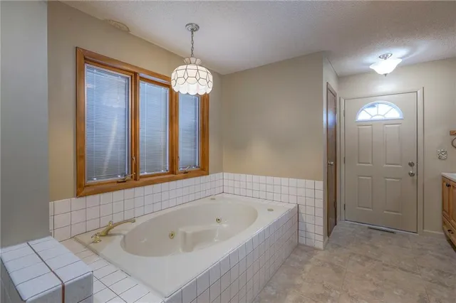 $245,000 | 16100 East 41st Street South, Independence, MO 64055