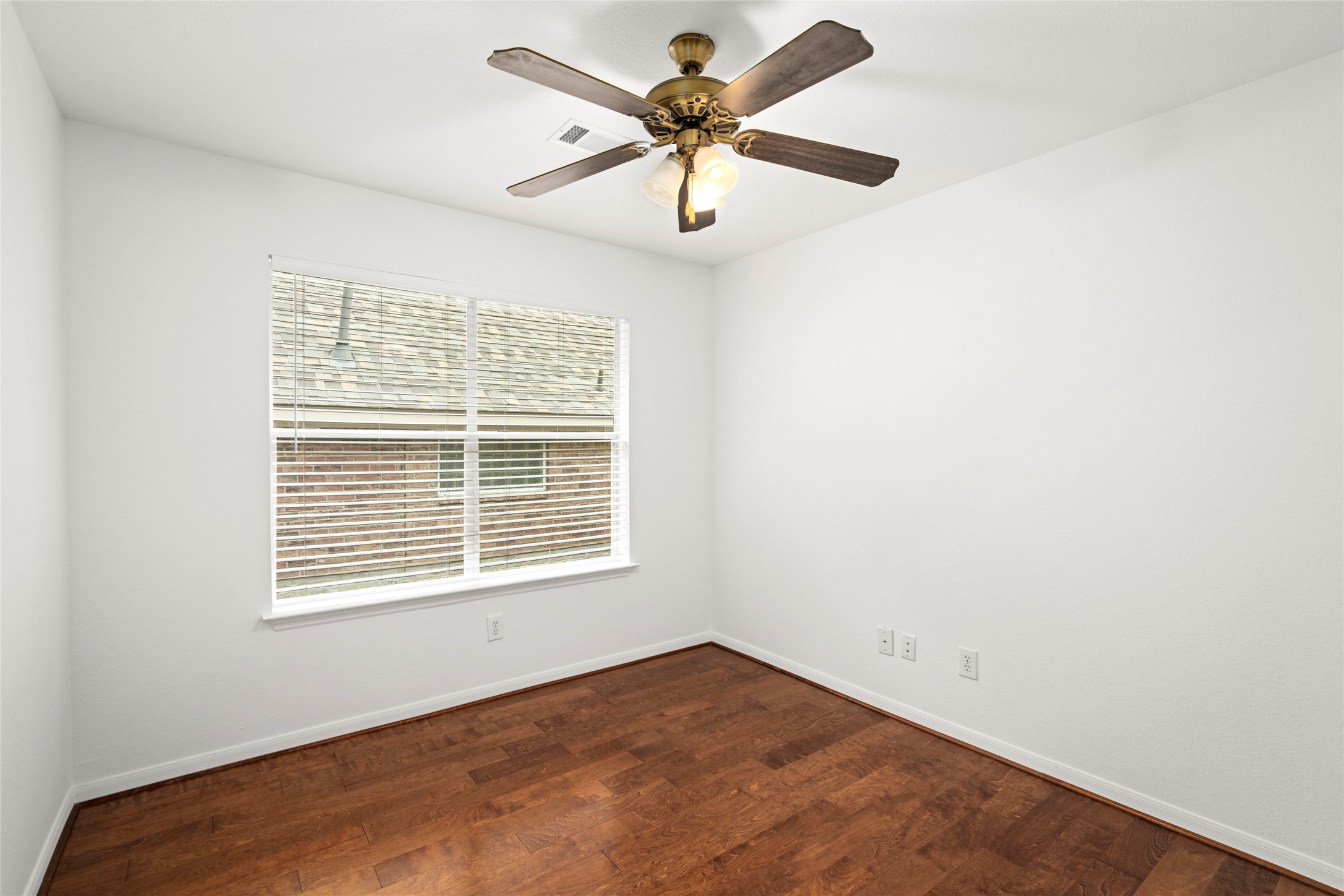 142 South Veranda Ridge Drive Spring, TX 77382 - Photo 21 of 31 Secondary Bedroom #2 is between the front Bedroom and the Guest Bath.
