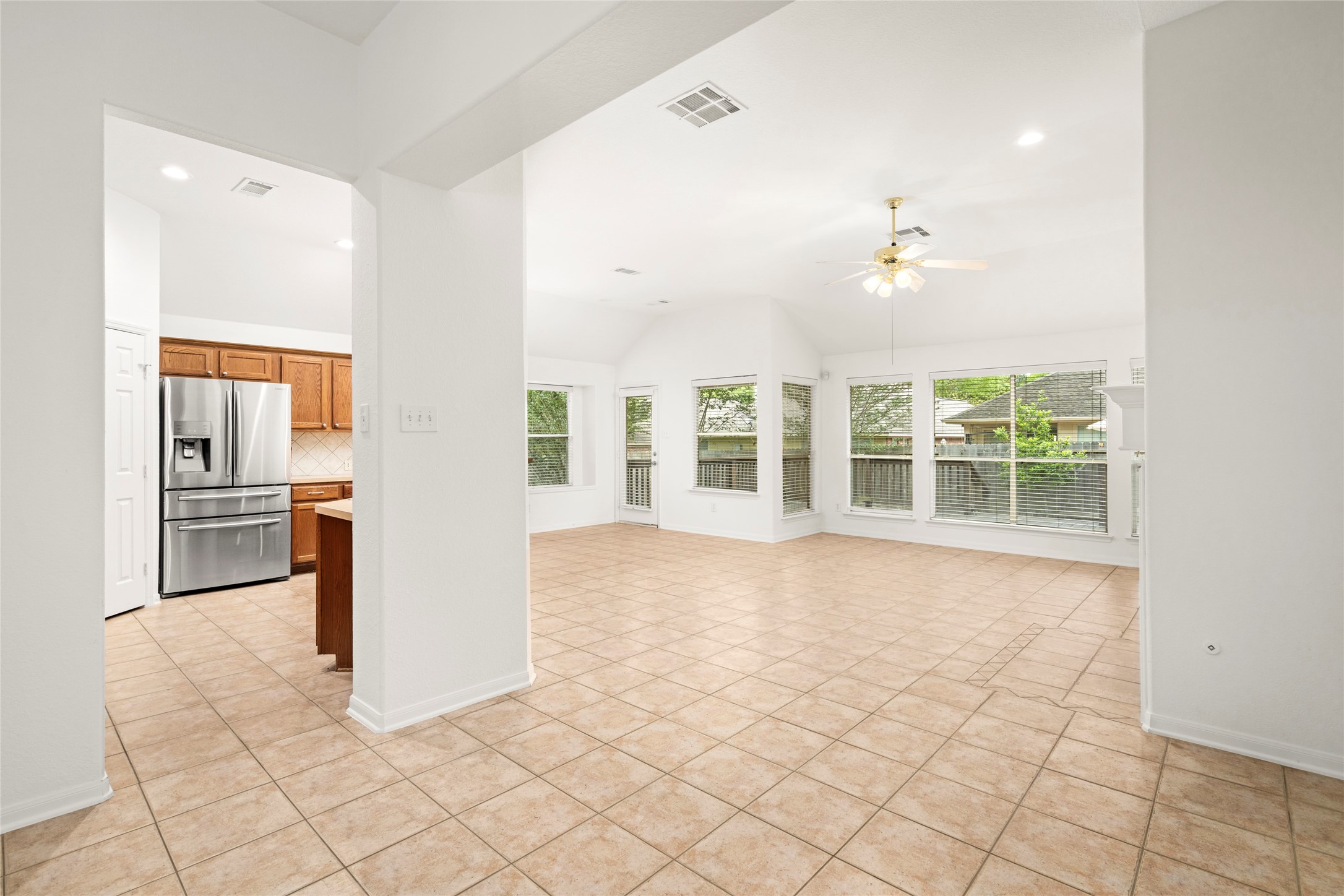 142 South Veranda Ridge Drive Spring, TX 77382 - Photo 31 of 31 The open concept floorplan accents this bright and airy home with seamless flow between all the living spaces.