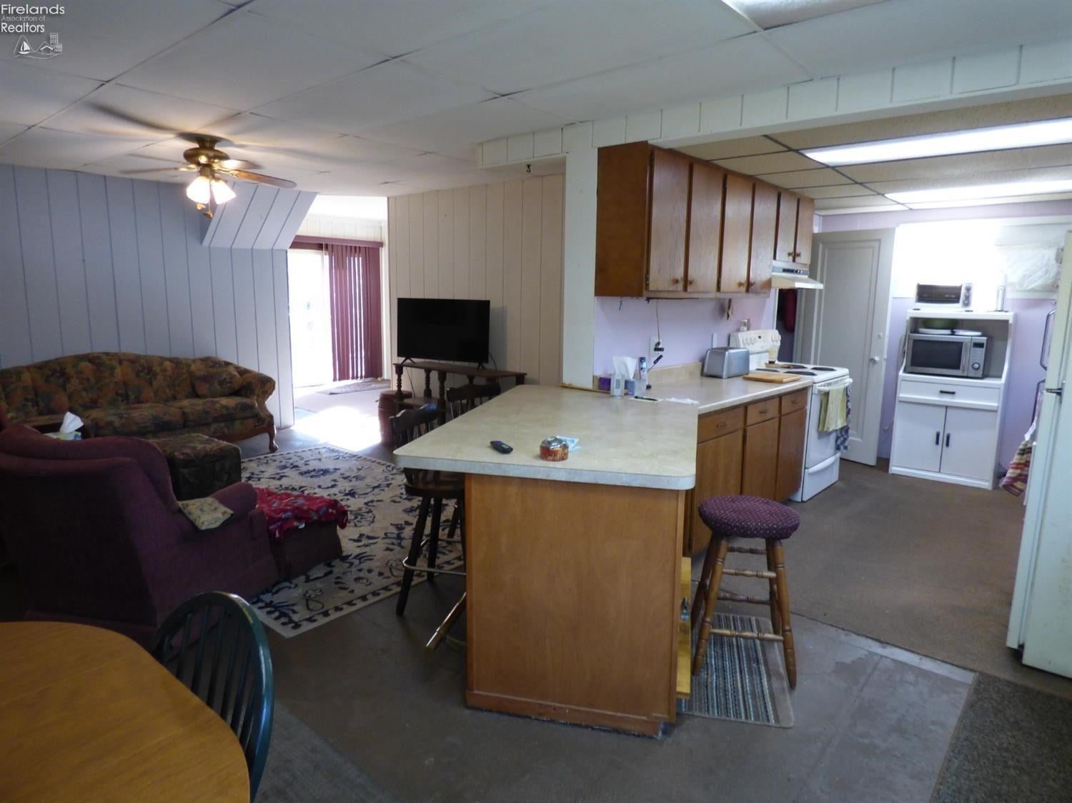1470 Put-In-Bay Road Put In Bay, OH 43456 - Photo 12 of 39 Gallery Image 12