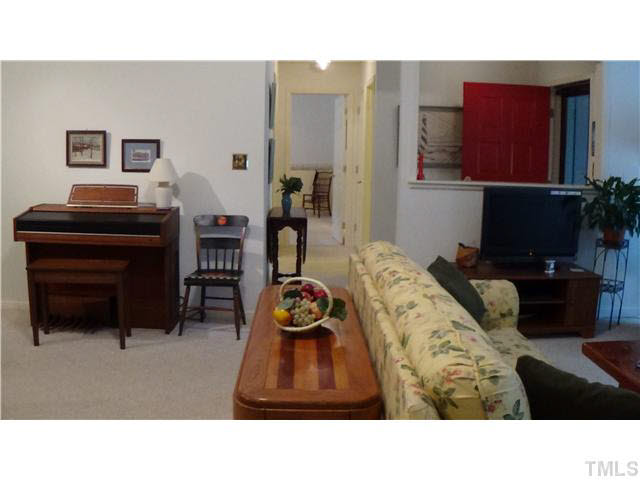 4401 Surry Ridge Circle Apex, NC 27539 - Photo 5 of 25 Gallery Image 5