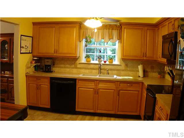 4401 Surry Ridge Circle Apex, NC 27539 - Photo 7 of 25 Gallery Image 7