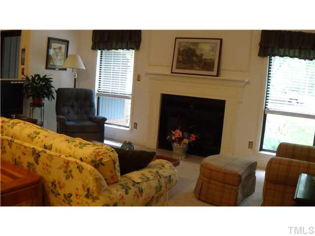 4401 Surry Ridge Circle Apex, NC 27539 - Photo 9 of 25 Gallery Image 9