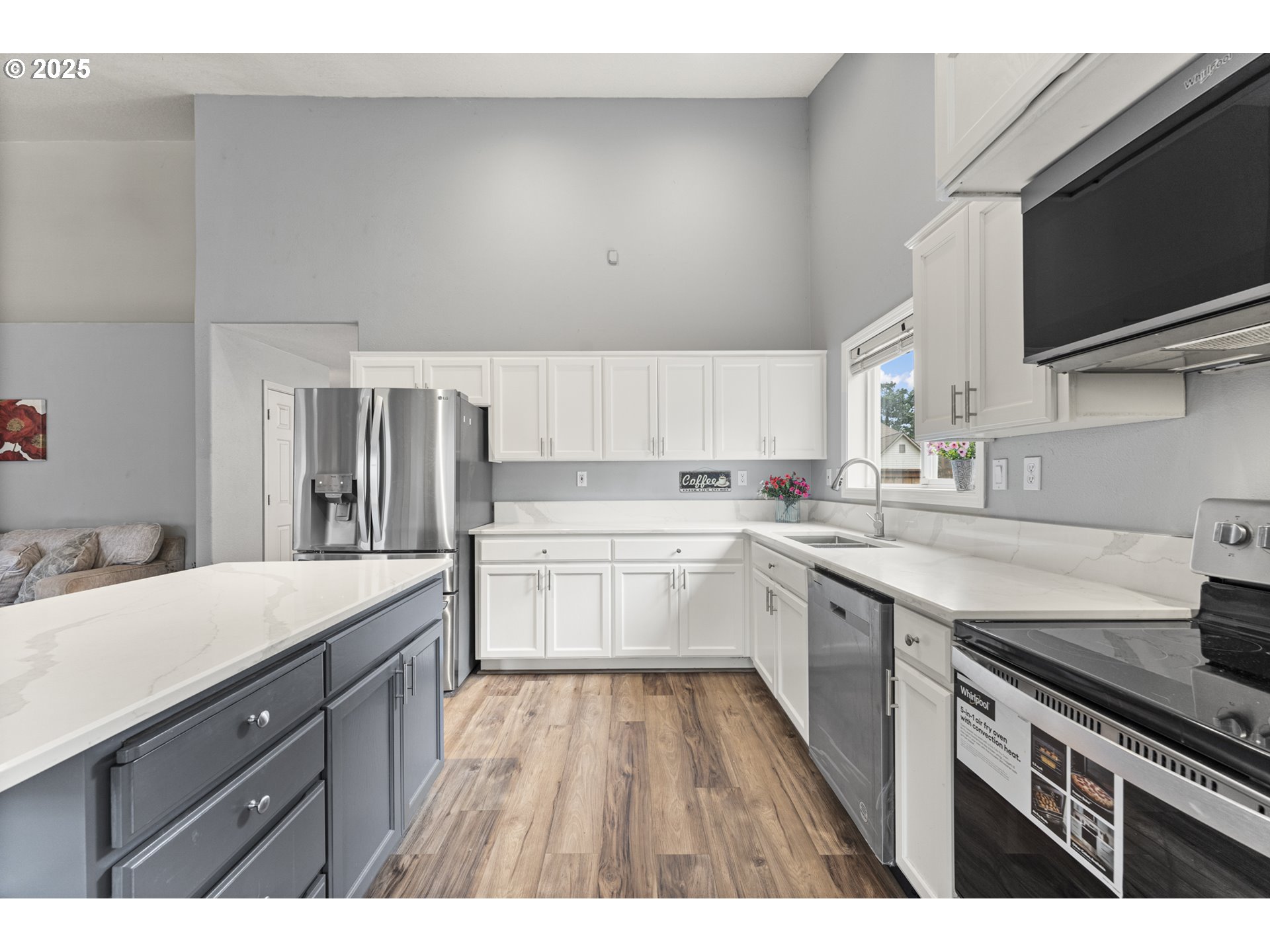 28542 Southwest Meadows Loop Wilsonville, OR 97070 - Photo 11 of 35 Gallery Image 11