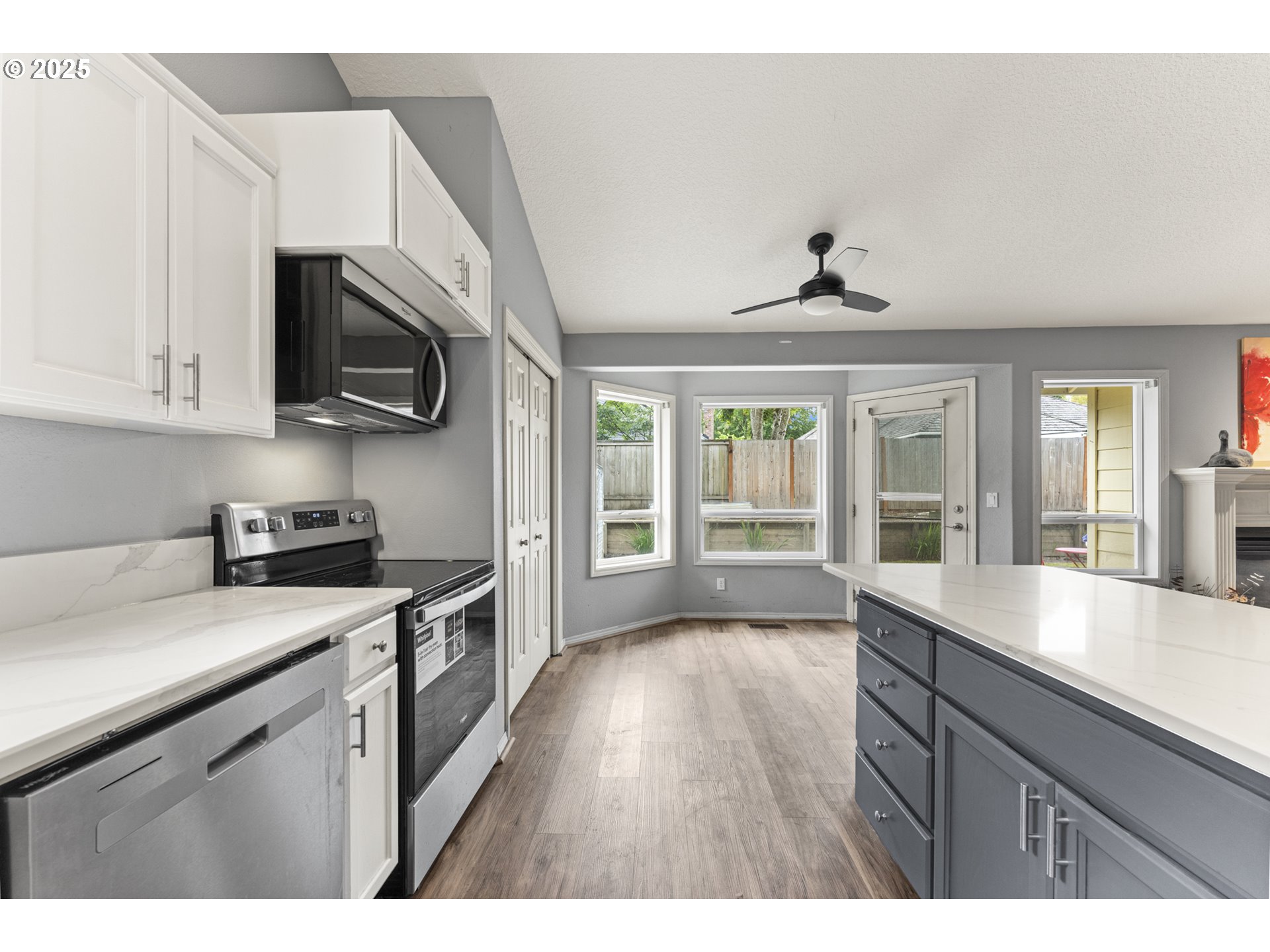28542 Southwest Meadows Loop Wilsonville, OR 97070 - Photo 12 of 35 Gallery Image 12