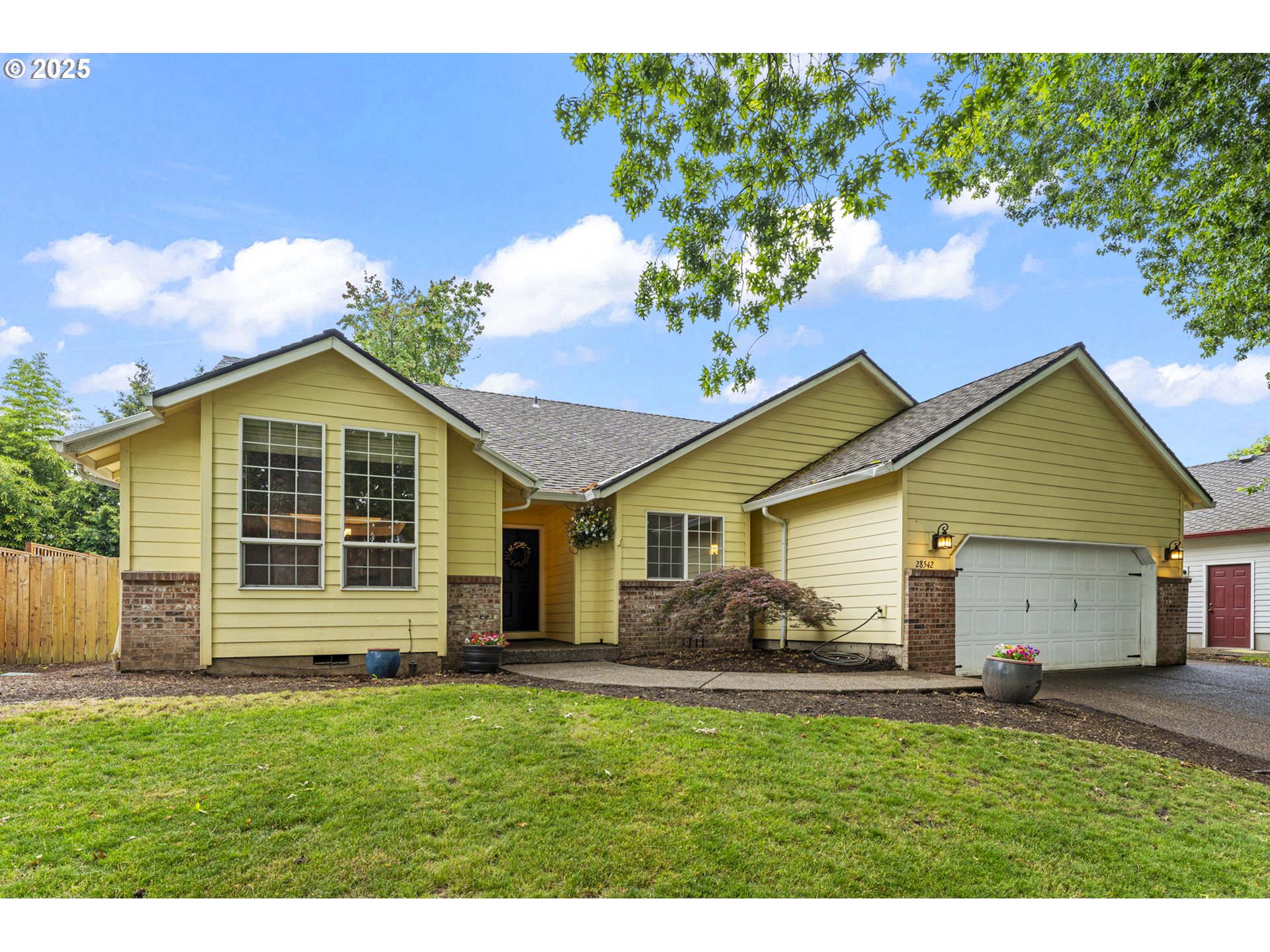 28542 Southwest Meadows Loop Wilsonville, OR 97070 - Photo 2 of 35 Gallery Image 2