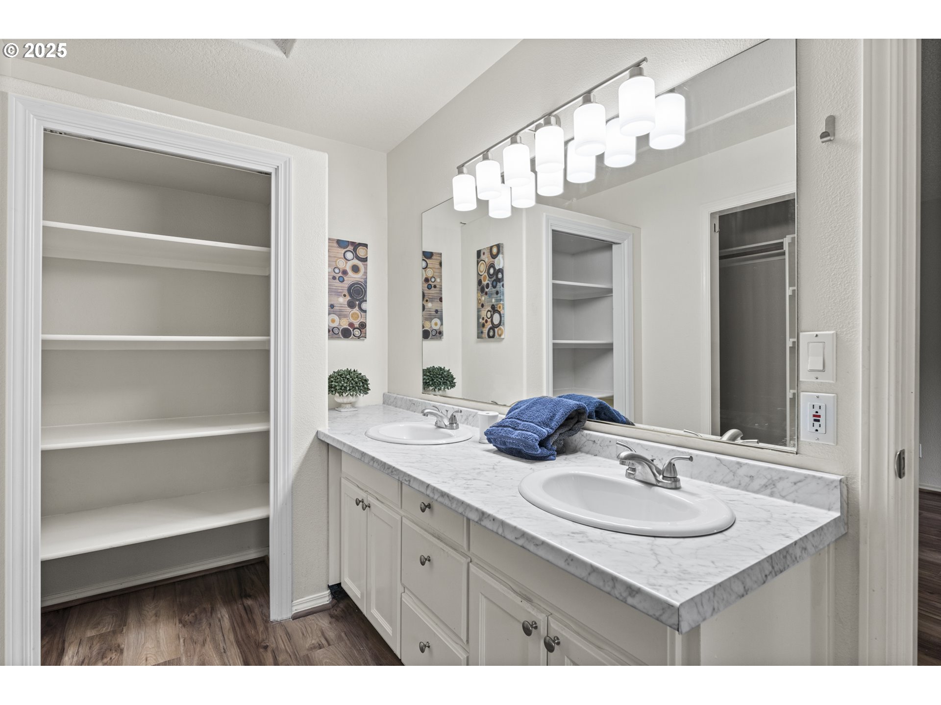 28542 Southwest Meadows Loop Wilsonville, OR 97070 - Photo 23 of 35 Gallery Image 23
