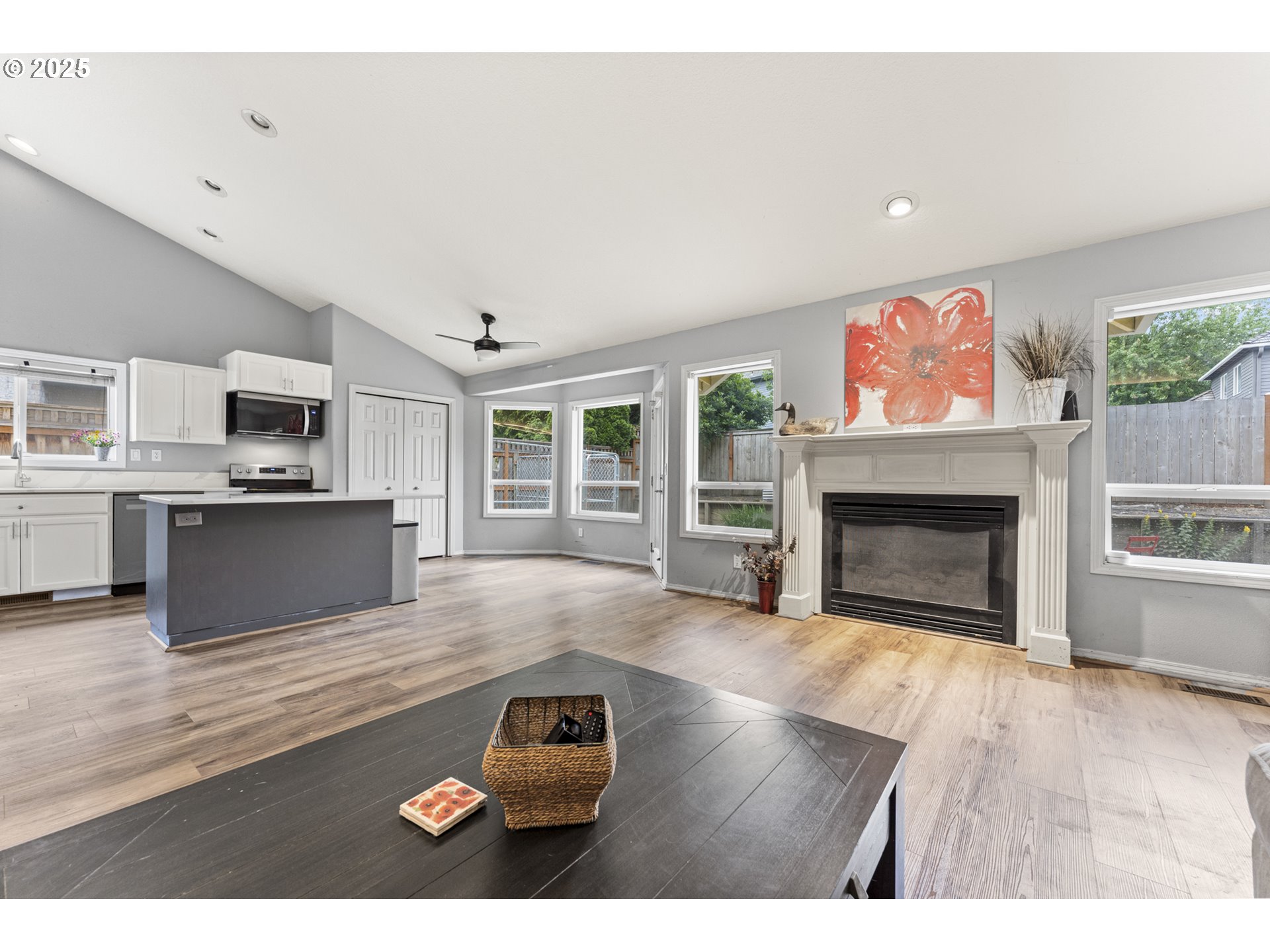 28542 Southwest Meadows Loop Wilsonville, OR 97070 - Photo 5 of 35 Gallery Image 5