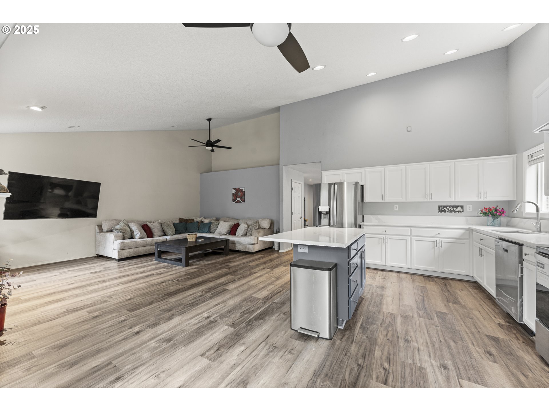 28542 Southwest Meadows Loop Wilsonville, OR 97070 - Photo 10 of 35 Gallery Image 10