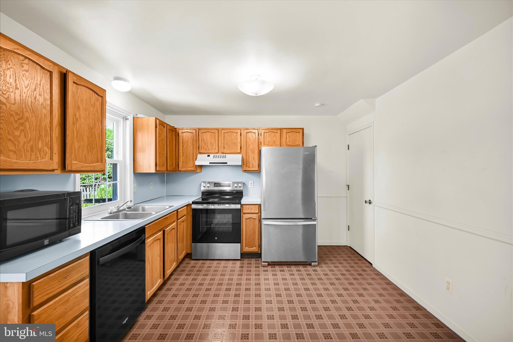 48 Pennwick Drive Lititz, PA 17543 - Photo 12 of 30 Kitchen