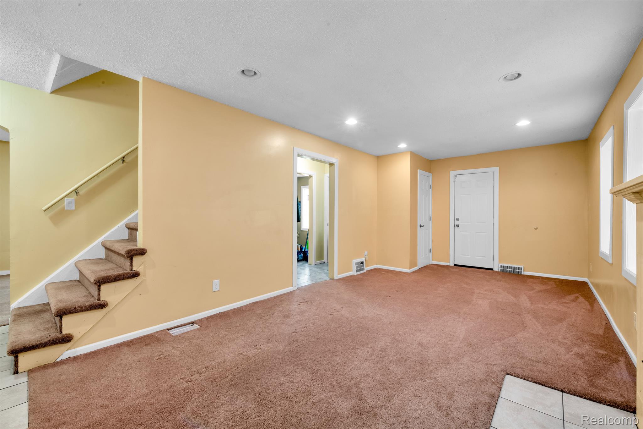 15500 Spring Garden Street Detroit, MI 48205 - Photo 4 of 20 Gallery Image 4