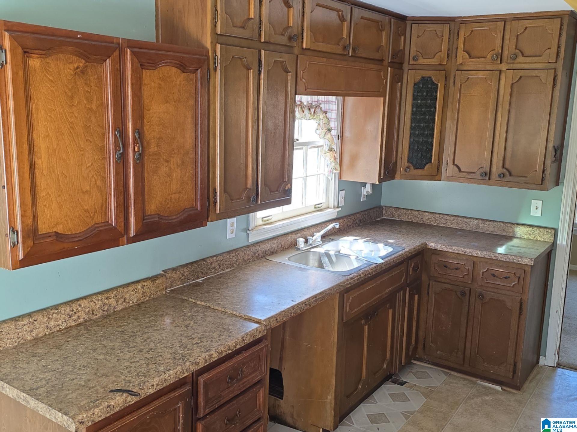 1205 Old Oak Road Birmingham, AL 35235 - Photo 10 of 32