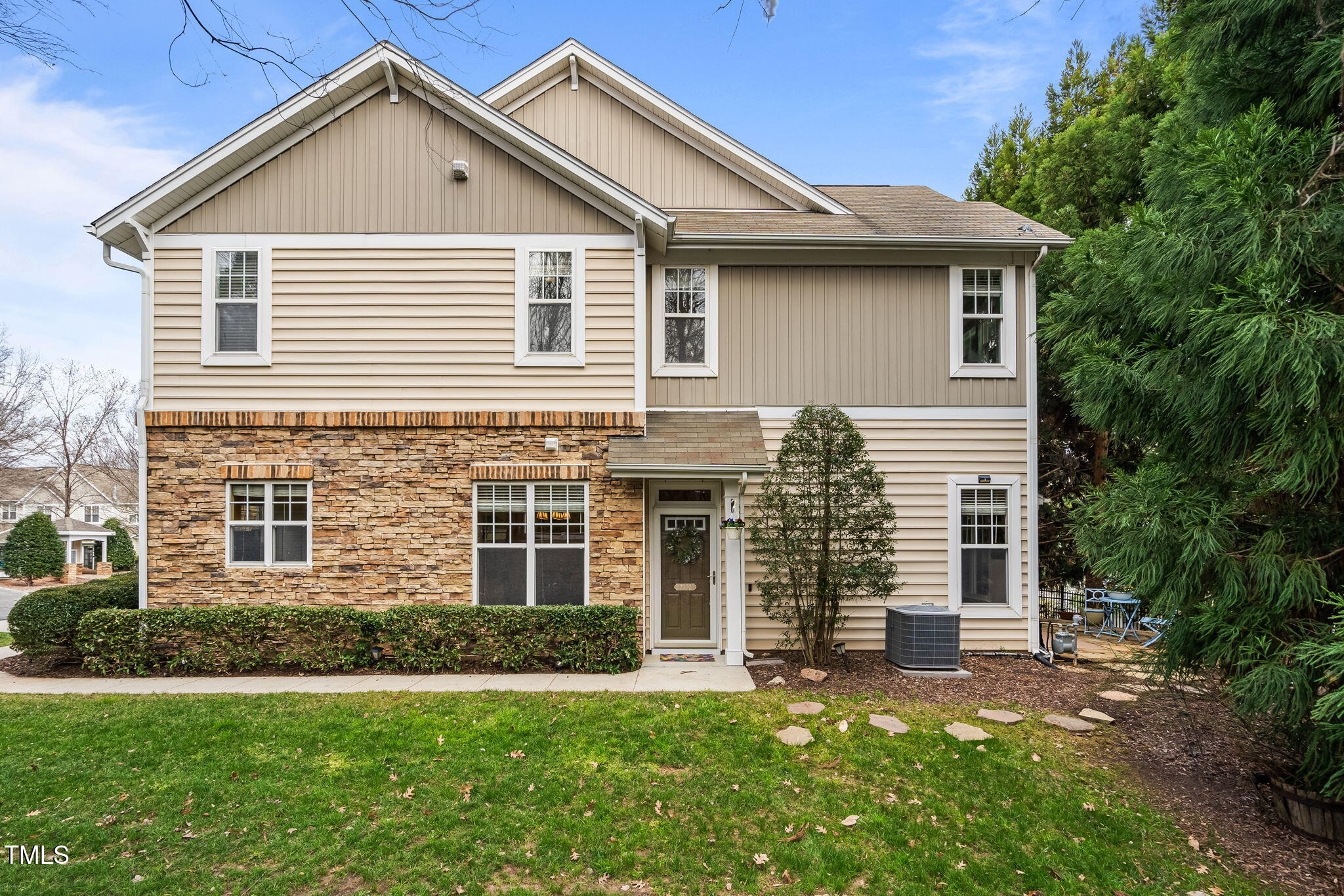 2302 Wispy Green Lane Raleigh, NC 27614 - Photo 4 of 31 6-web-or-mls-DSC09789