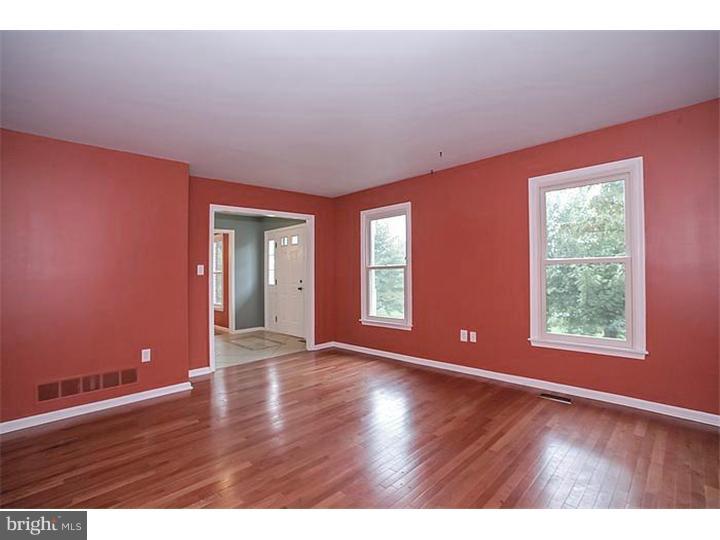 602 Rosedale Road Kennett Square, PA 19348 - Photo 8 of 23 Living Room
