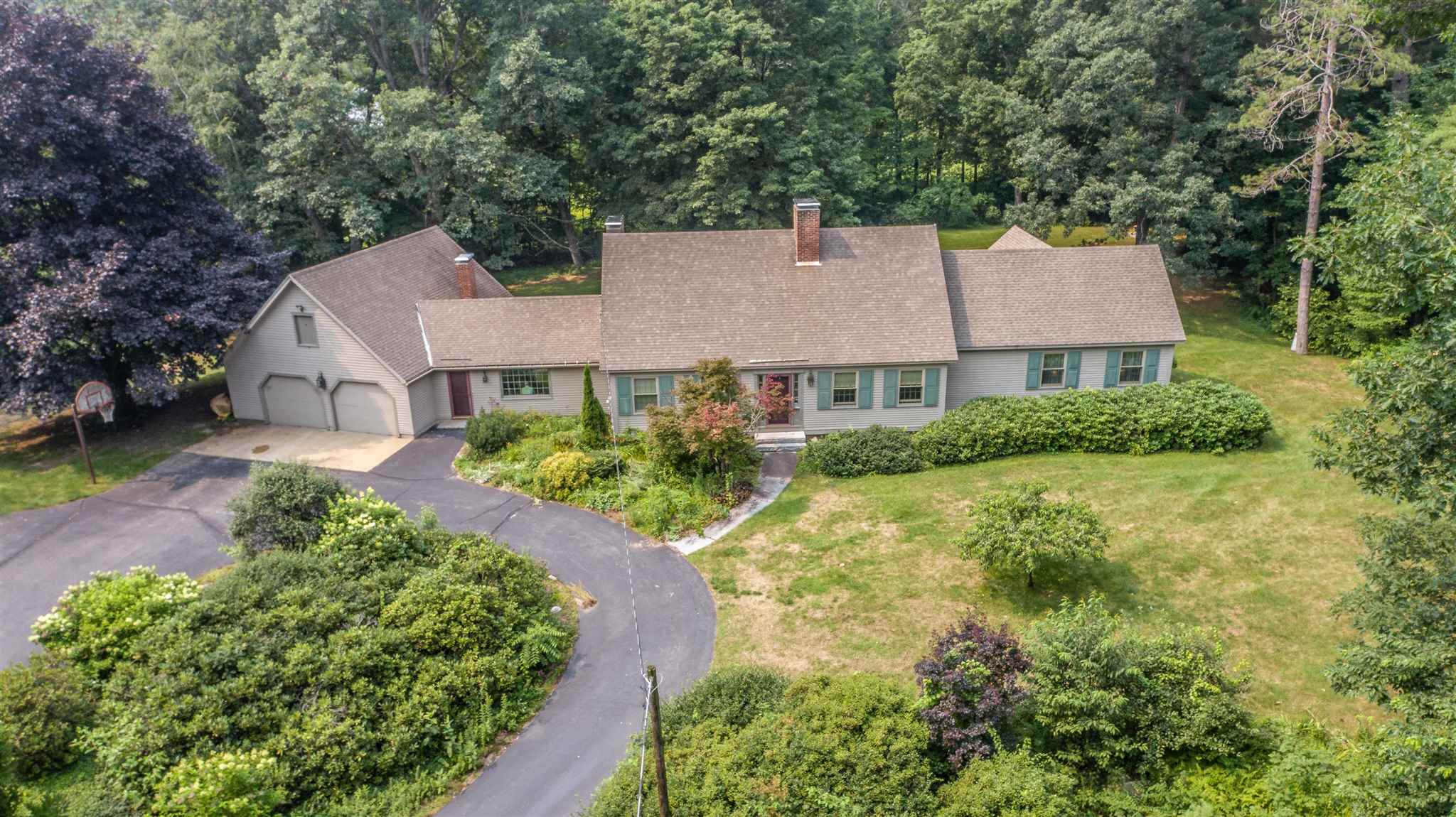 1587 Hopkinton Road Hopkinton, NH 03229 - Photo 3 of 40