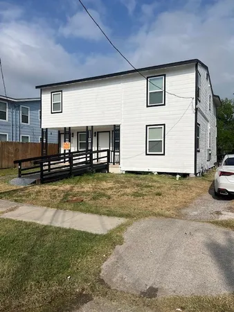 $1,000 | 1628 18th Street, Corpus Christi, TX 78404