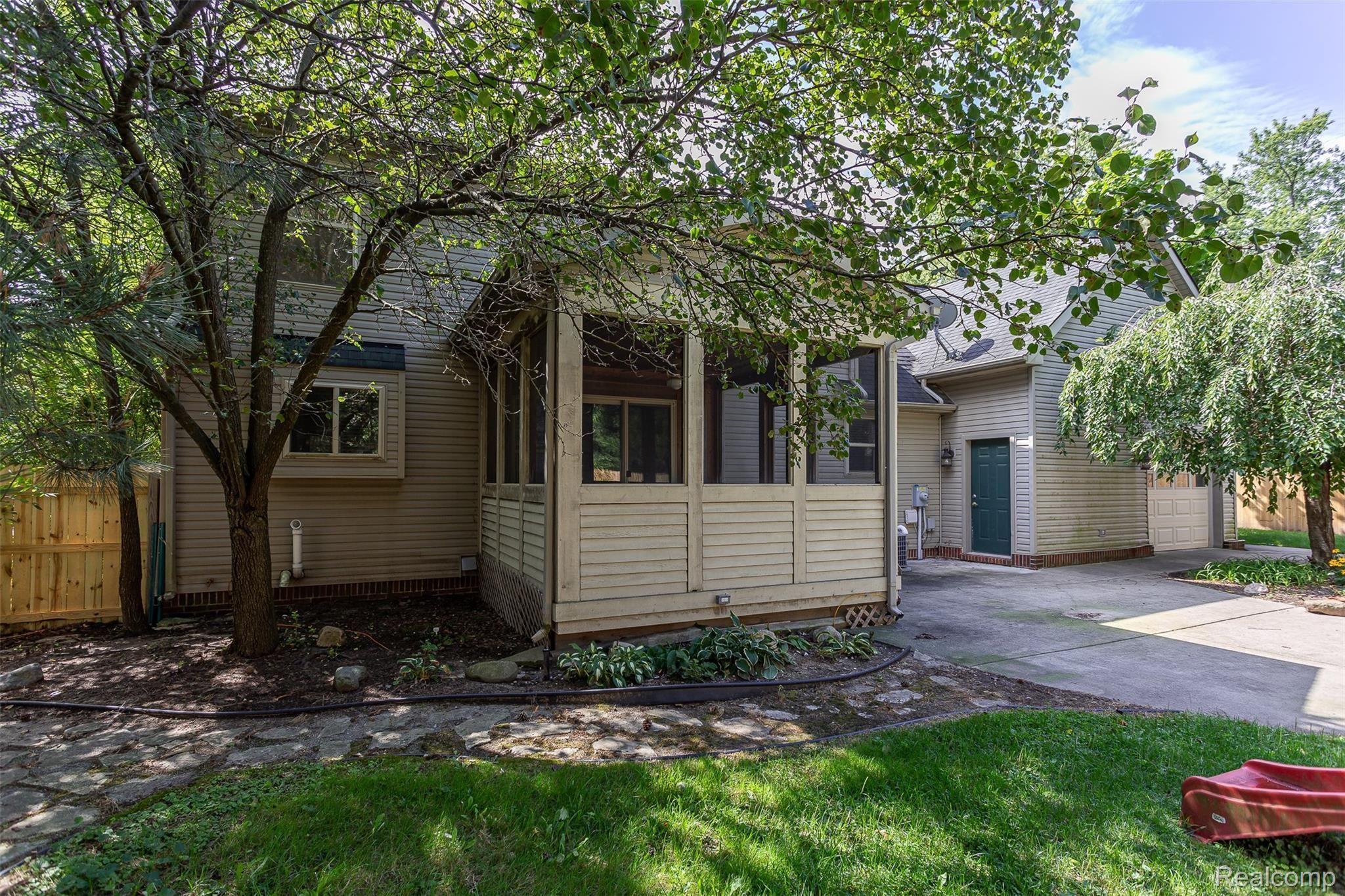 3930 Dunning Road Rochester, MI 48309 - Photo 7 of 49