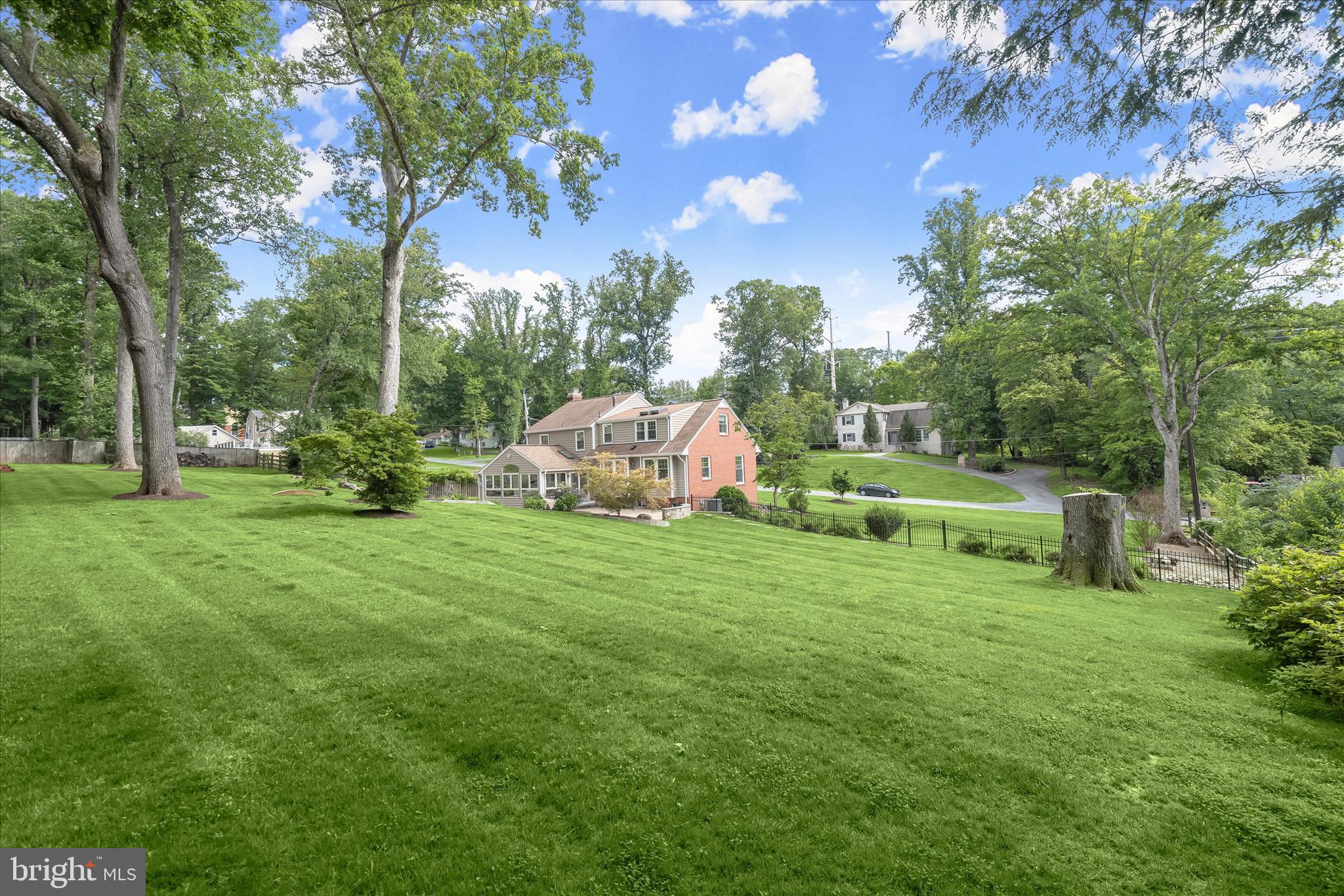 13121 Brandon Way Road Darnestown, MD 20878 - Photo 4 of 11 Landscaped yard