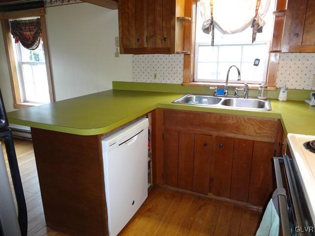 552 Interchange Road Kunkletown, PA 18058 - Photo 12 of 20 a room with washing machine and cabinets