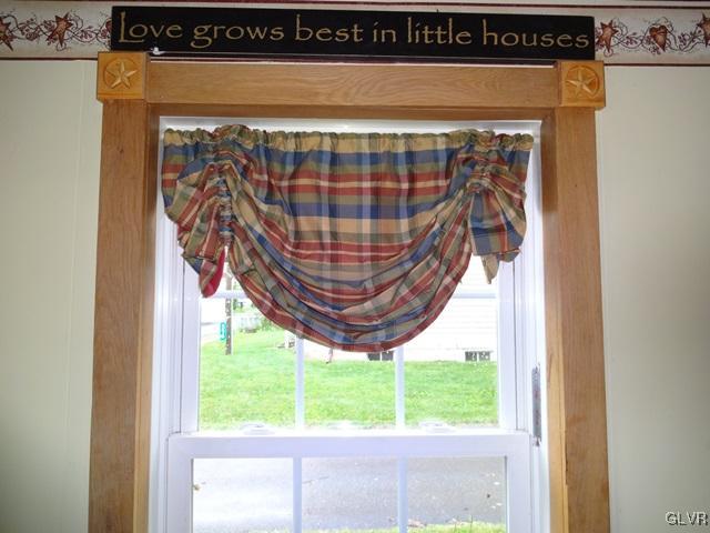 552 Interchange Road Kunkletown, PA 18058 - Photo 9 of 20 a view of entryway