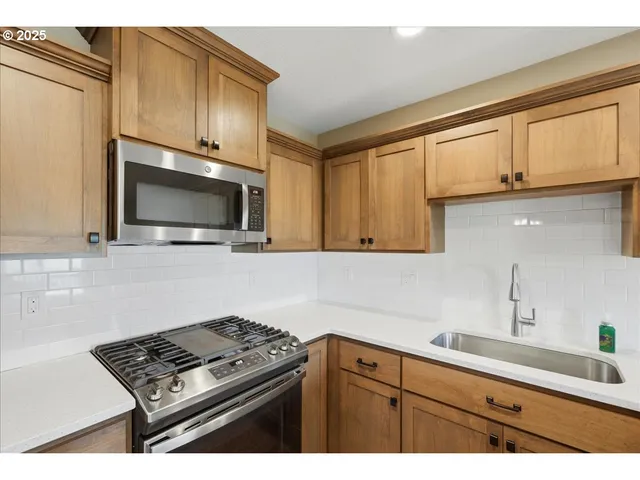 $440,000 | 37867 College Street, Sandy, OR 97055