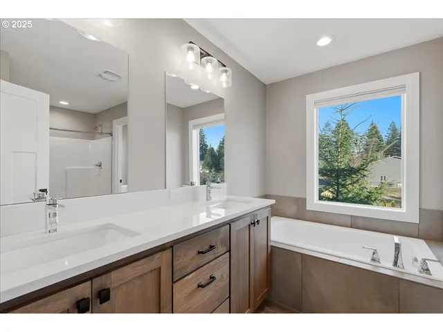 $440,000 | 37867 College Street, Sandy, OR 97055