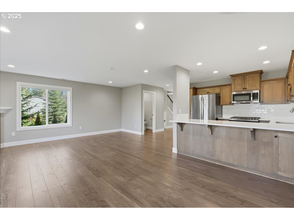 37867 College Street Sandy, OR 97055 - Photo 6 of 33