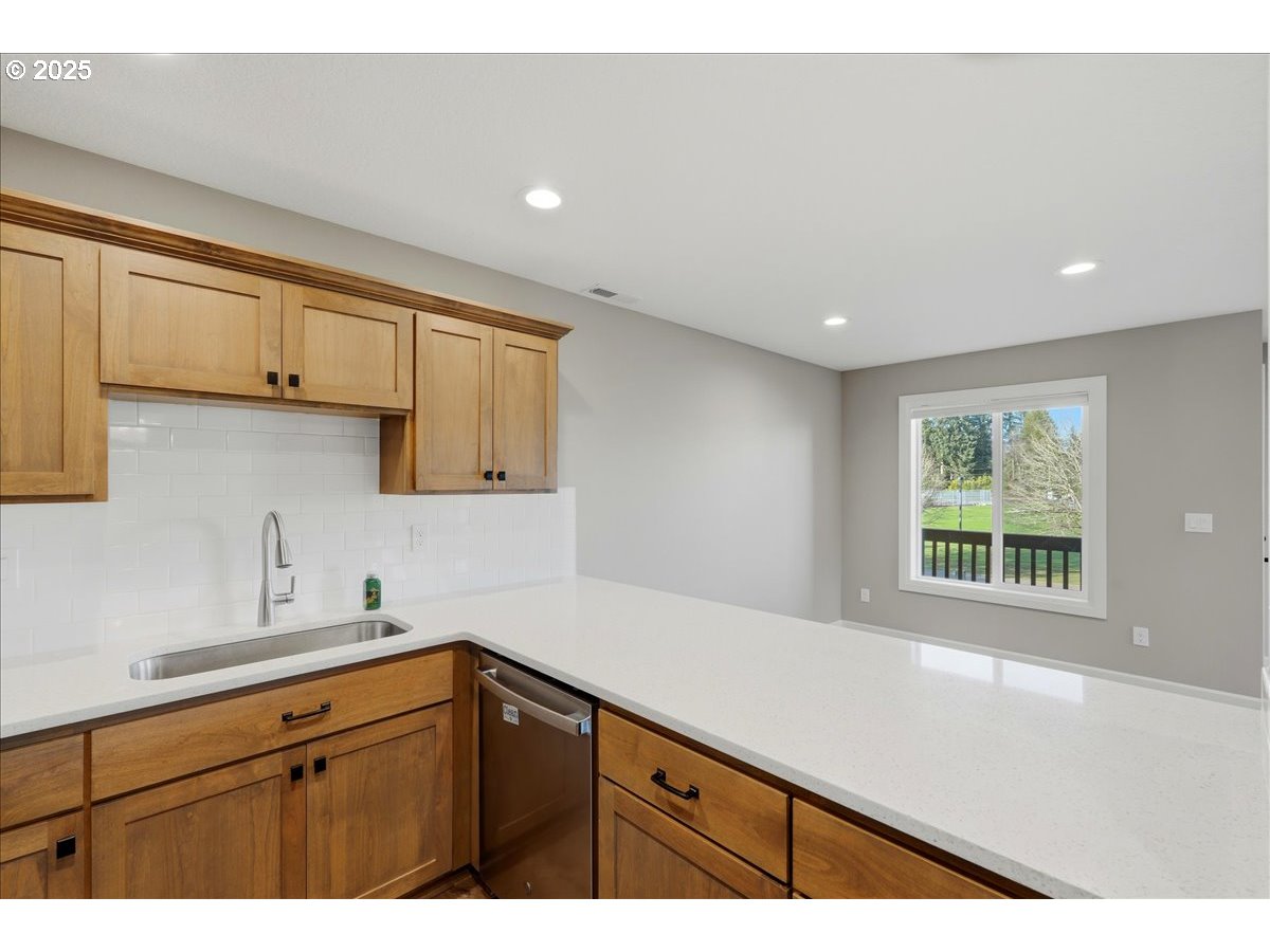 37867 College Street Sandy, OR 97055 - Photo 10 of 33