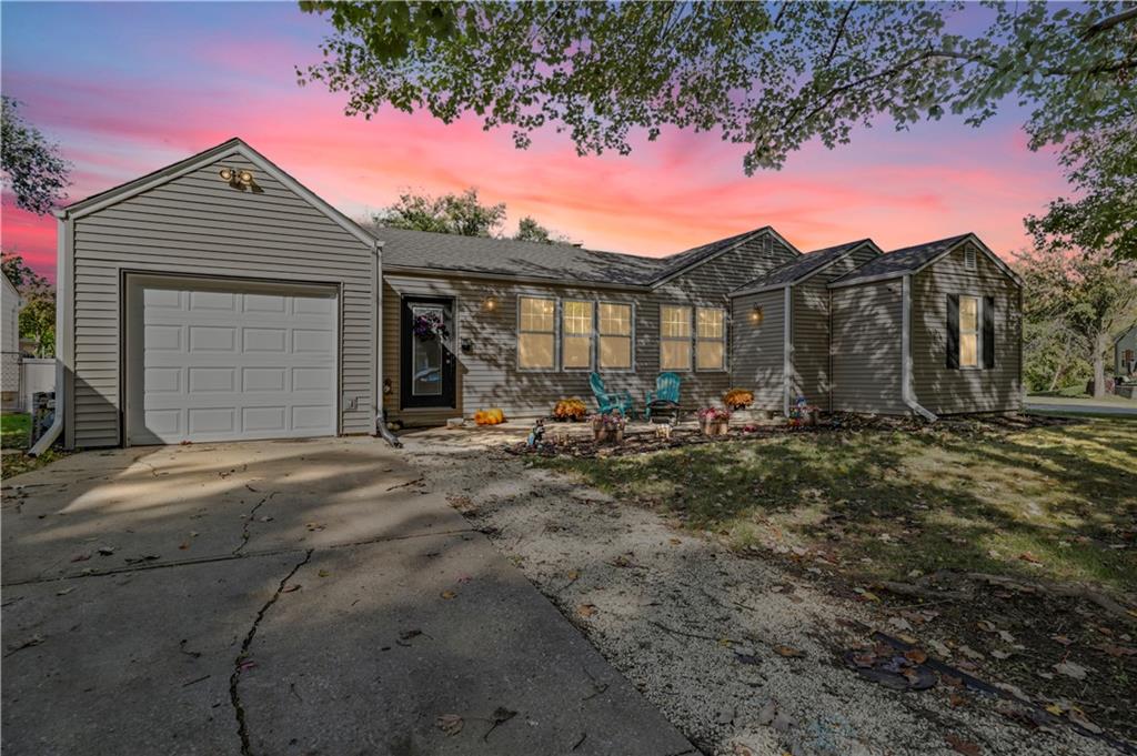 210 Northeast Maple Street Lee's Summit, MO 64063 - Photo 5 of 19