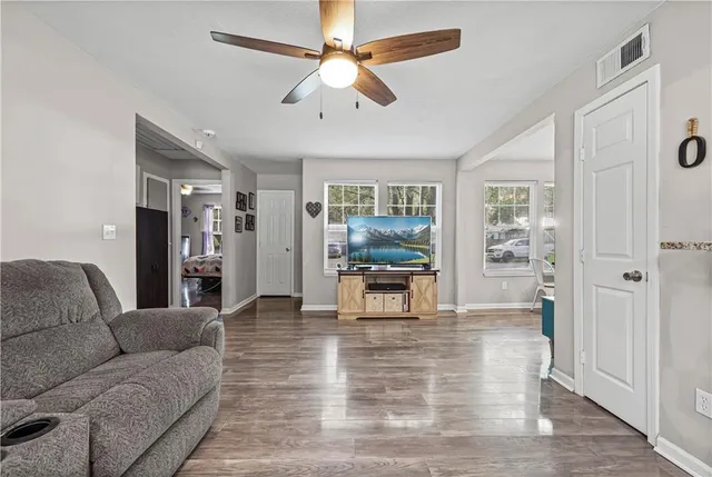 $215,000 | 210 Northeast Maple Street, Lee's Summit, MO 64063