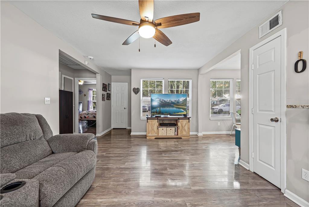 210 Northeast Maple Street Lee's Summit, MO 64063 - Photo 8 of 19