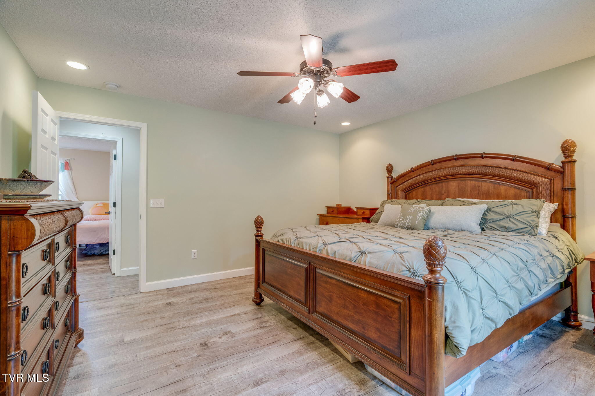 2937 Forest View Road Kingsport, TN 37660 - Photo 14 of 52 015