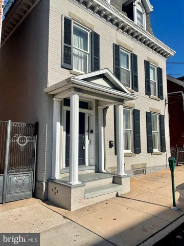 $725 | 34 East Baltimore Street, Unit 2, Greencastle, PA 17225