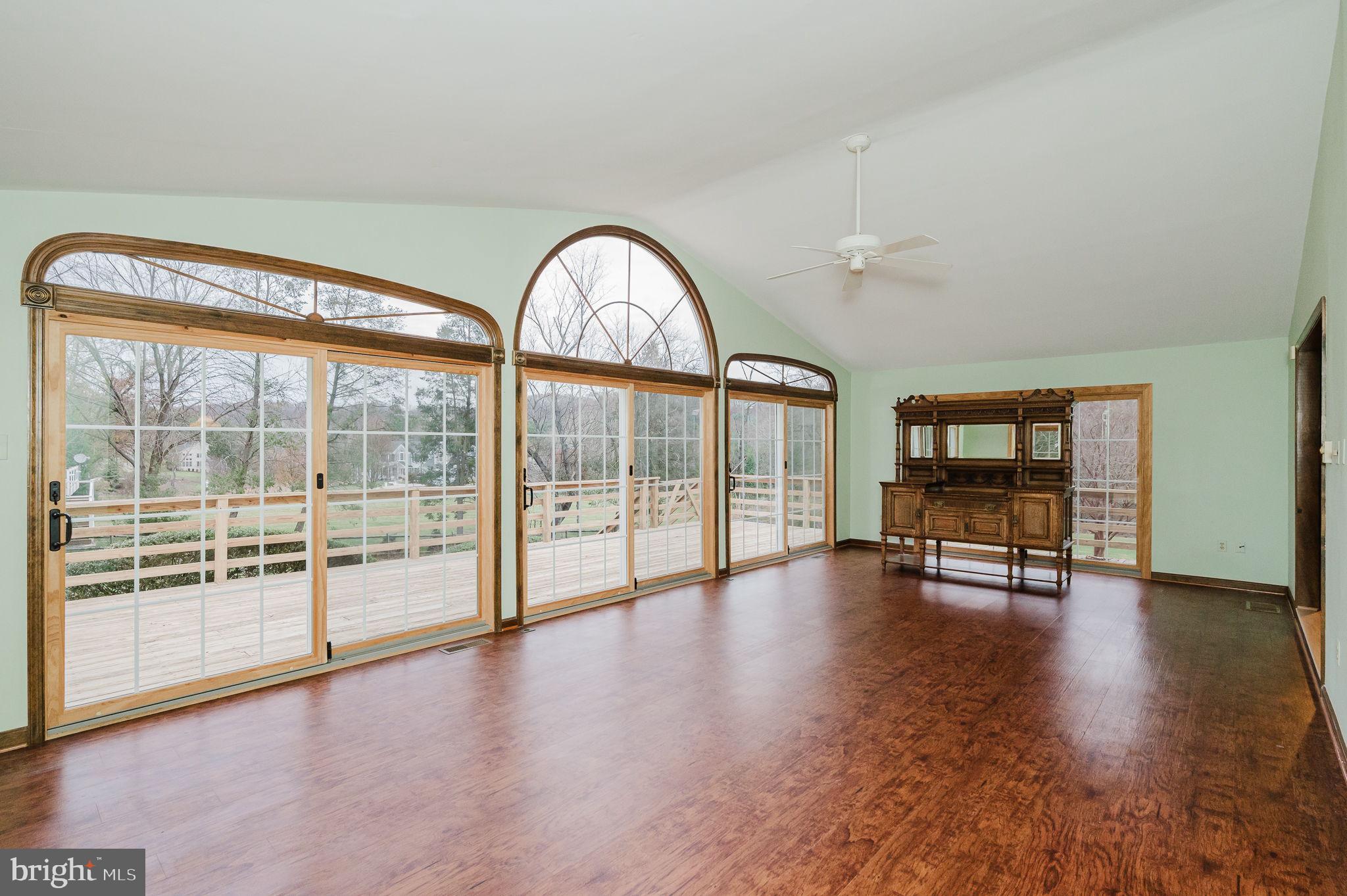 5 Drake Court Baltimore, MD 21286 - Photo 16 of 76 Beautiful open Sunroom 27'10" x 14'7"