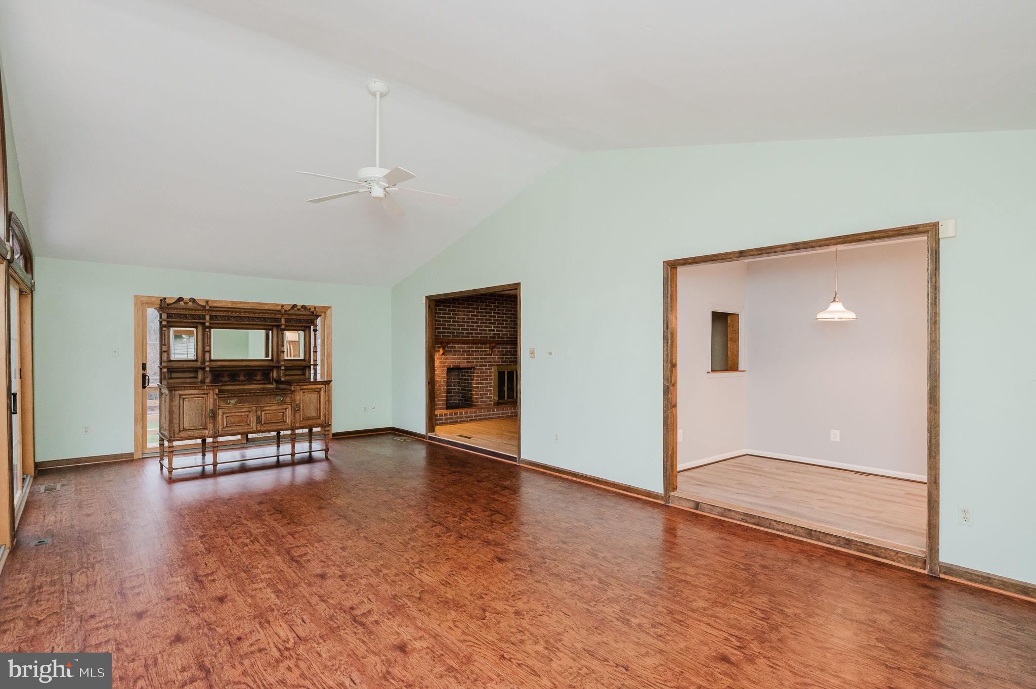 5 Drake Court Baltimore, MD 21286 - Photo 18 of 76 Sunroom with Tall ceilings 27'10" x 14'7"