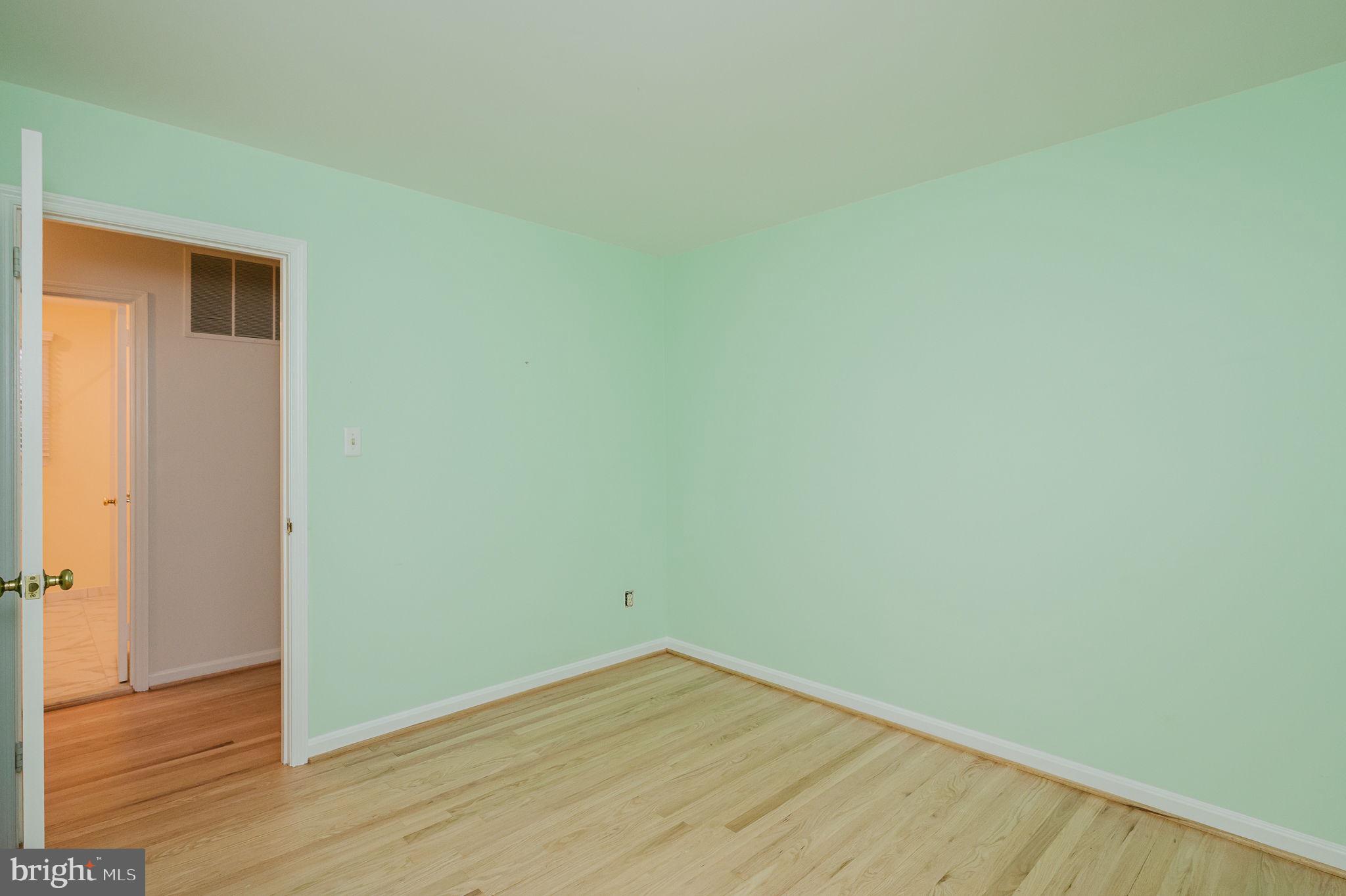 5 Drake Court Baltimore, MD 21286 - Photo 29 of 76 Bonus Room Potential 4th bedroom 12'8" x 11'1"