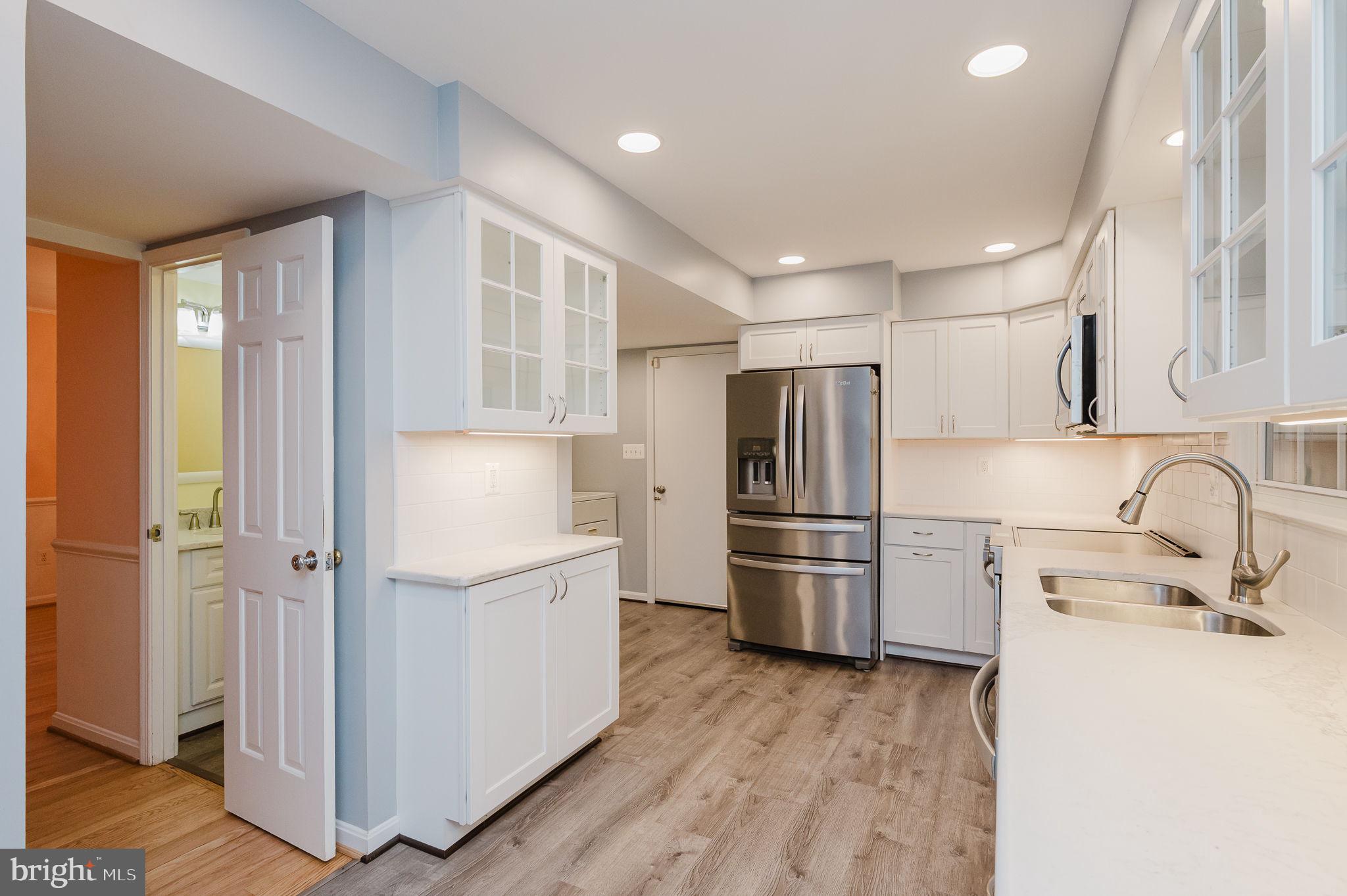 5 Drake Court Baltimore, MD 21286 - Photo 10 of 76 Kitchen with built in coffee station 23'4" x 7'8"
