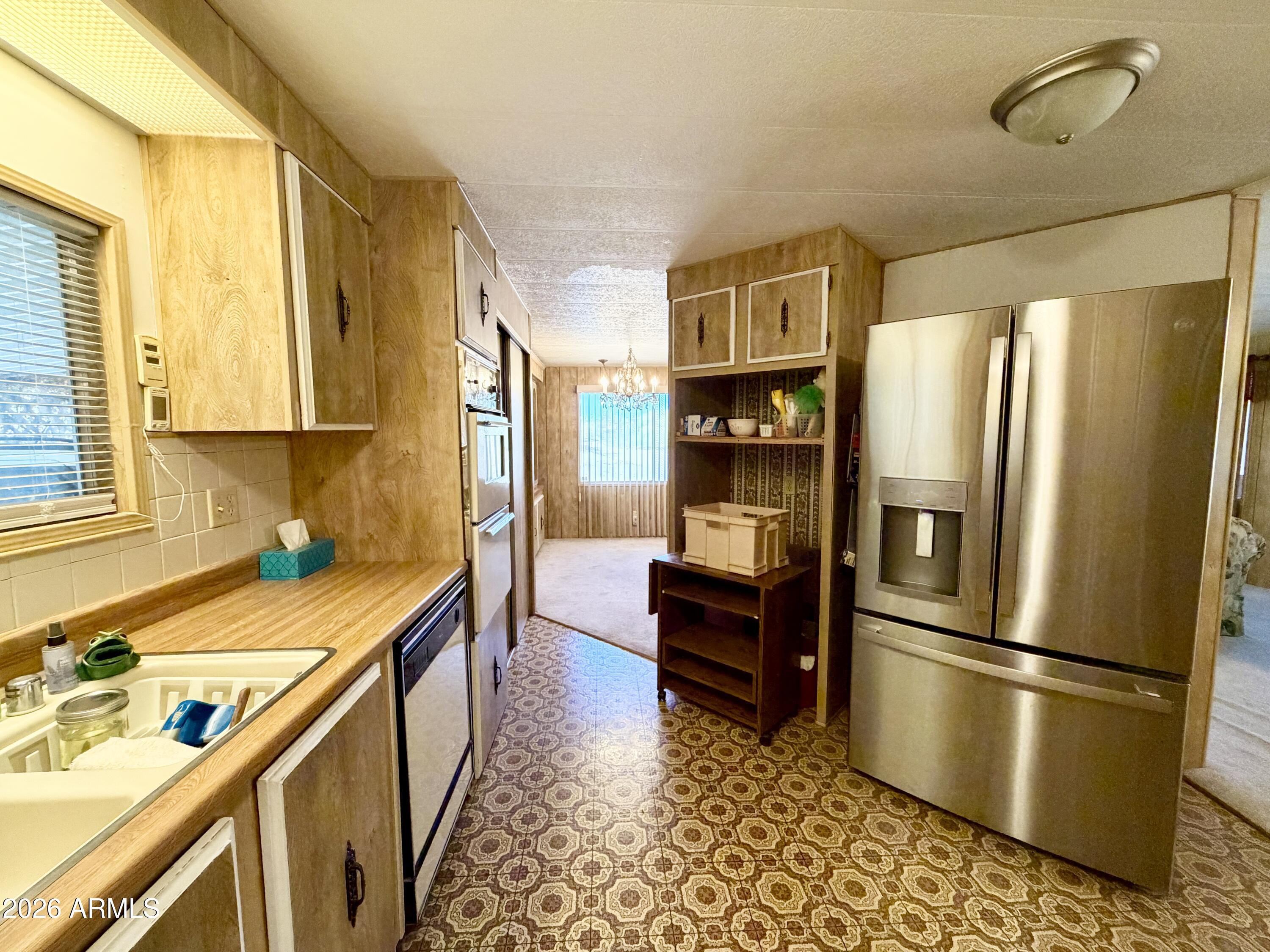 939 North Acacia Road, Unit 9 Apache Junction, AZ 85119 - Photo 11 of 36 Kitchen