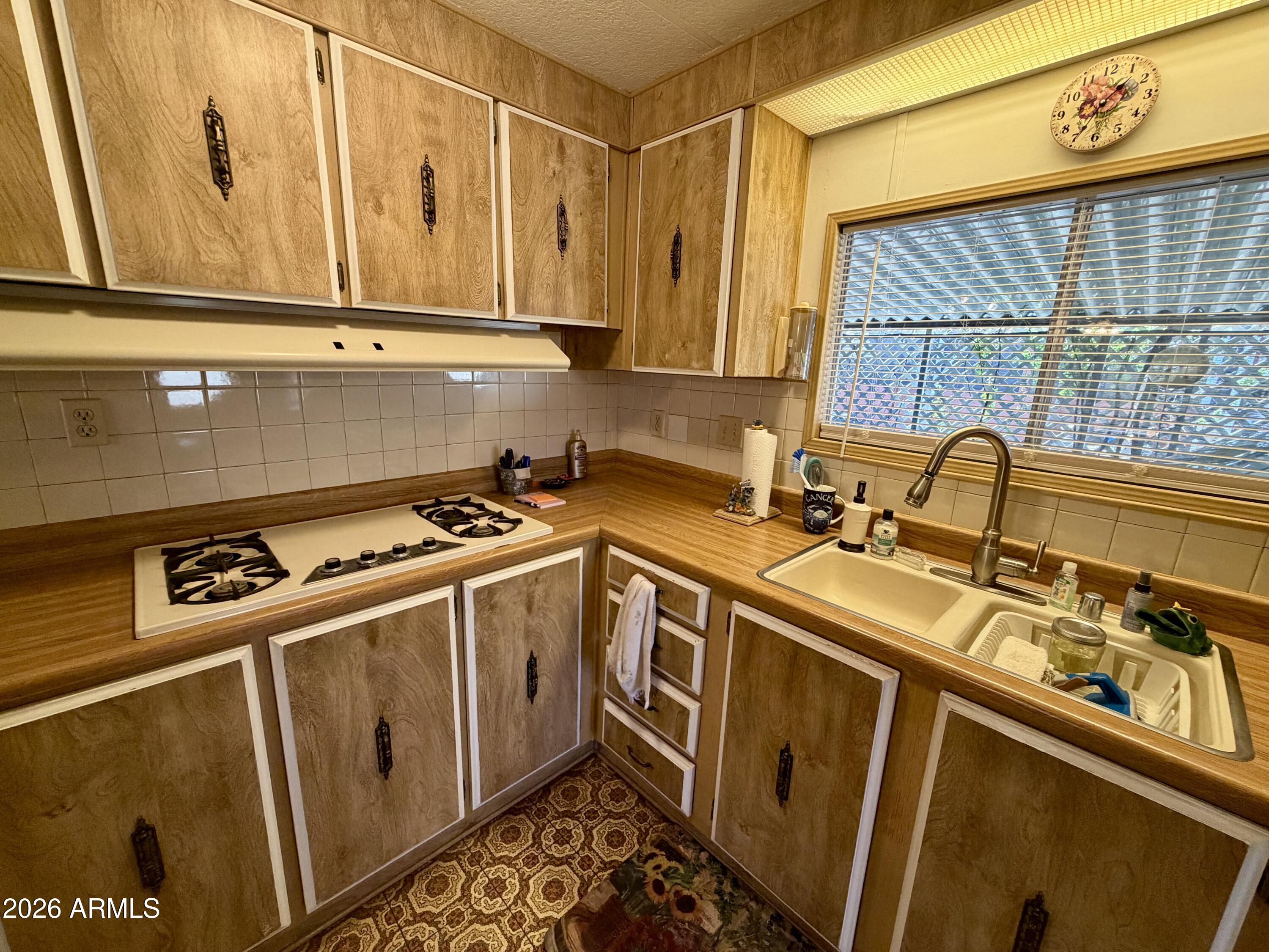 939 North Acacia Road, Unit 9 Apache Junction, AZ 85119 - Photo 10 of 36 Kitchen