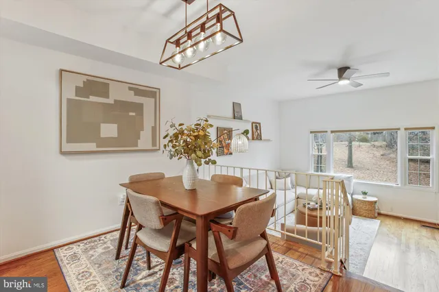 $419,900 | 5818 Torington Drive, Unit 859, Springfield, VA 22152