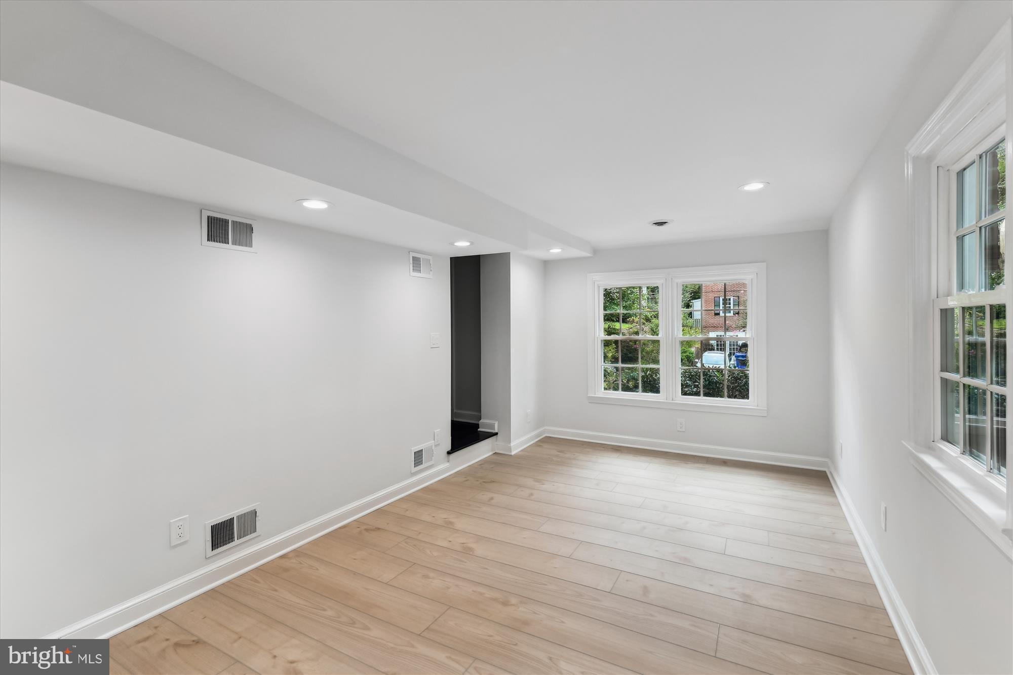 5913 Ramsgate Road Bethesda, MD 20816 - Photo 21 of 55 Family Room