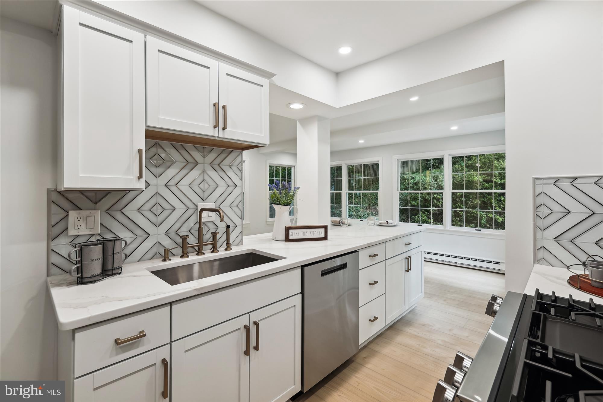 5913 Ramsgate Road Bethesda, MD 20816 - Photo 22 of 55 Kitchen