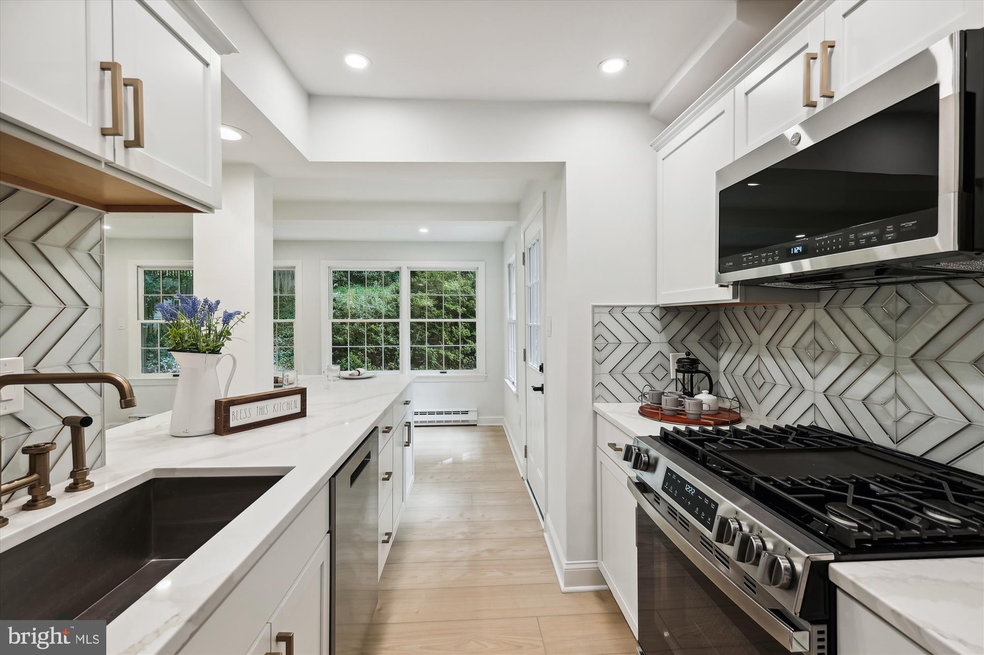 5913 Ramsgate Road Bethesda, MD 20816 - Photo 23 of 55 Kitchen