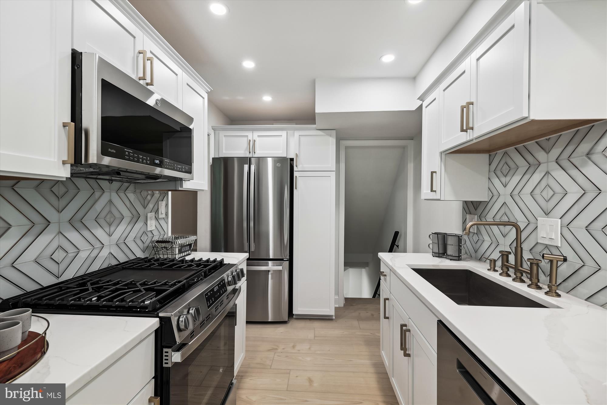 5913 Ramsgate Road Bethesda, MD 20816 - Photo 25 of 55 Kitchen