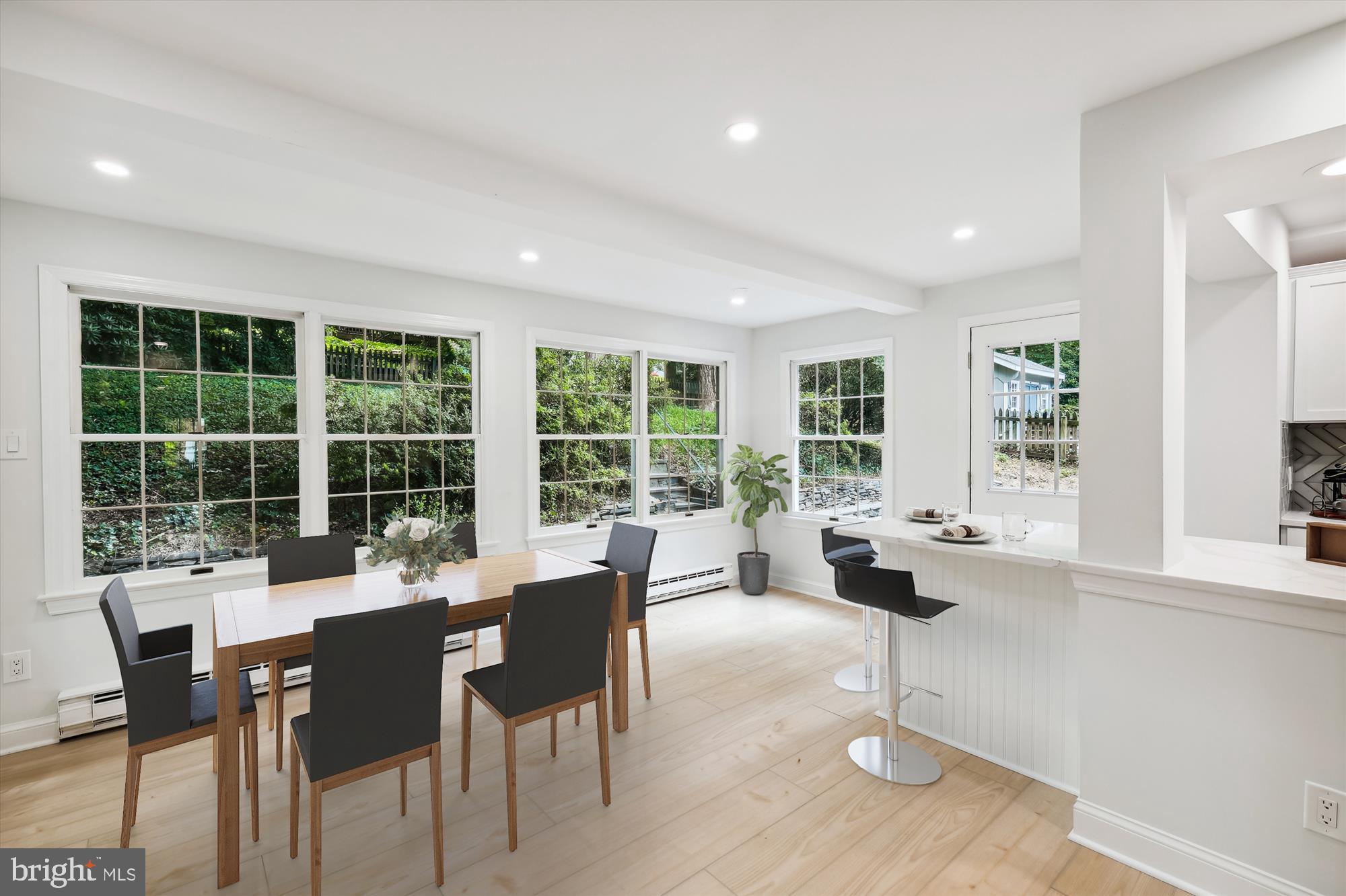 5913 Ramsgate Road Bethesda, MD 20816 - Photo 26 of 55 Breakfast Area